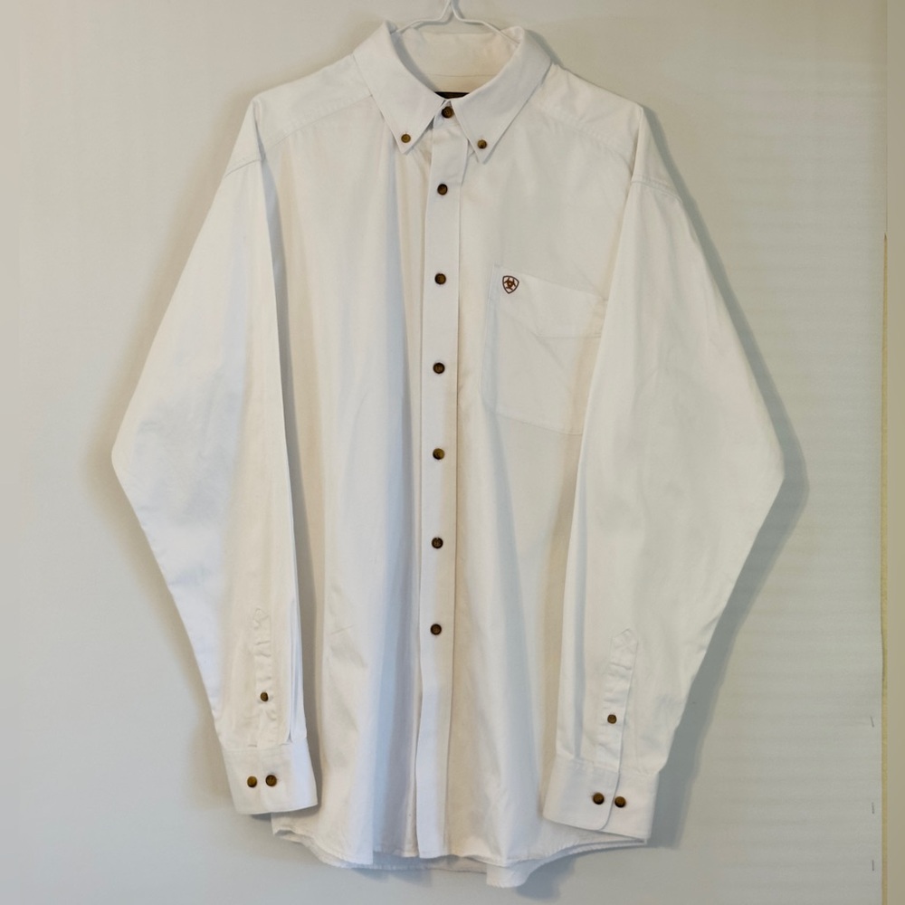 Ariat White Long-Sleeve Button-Down Shirt with Brown Buttons